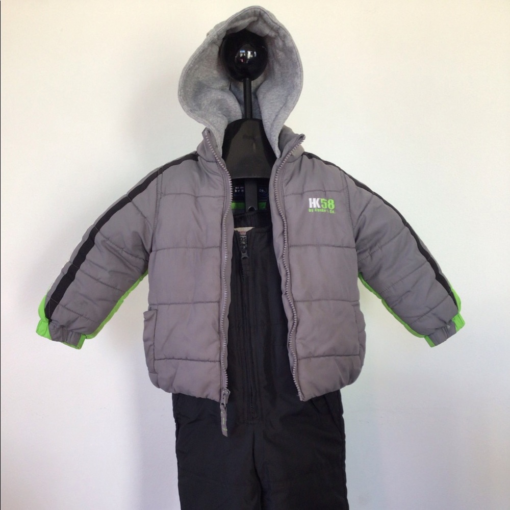 Two piece’s snow clothes for toddler boys  size 2